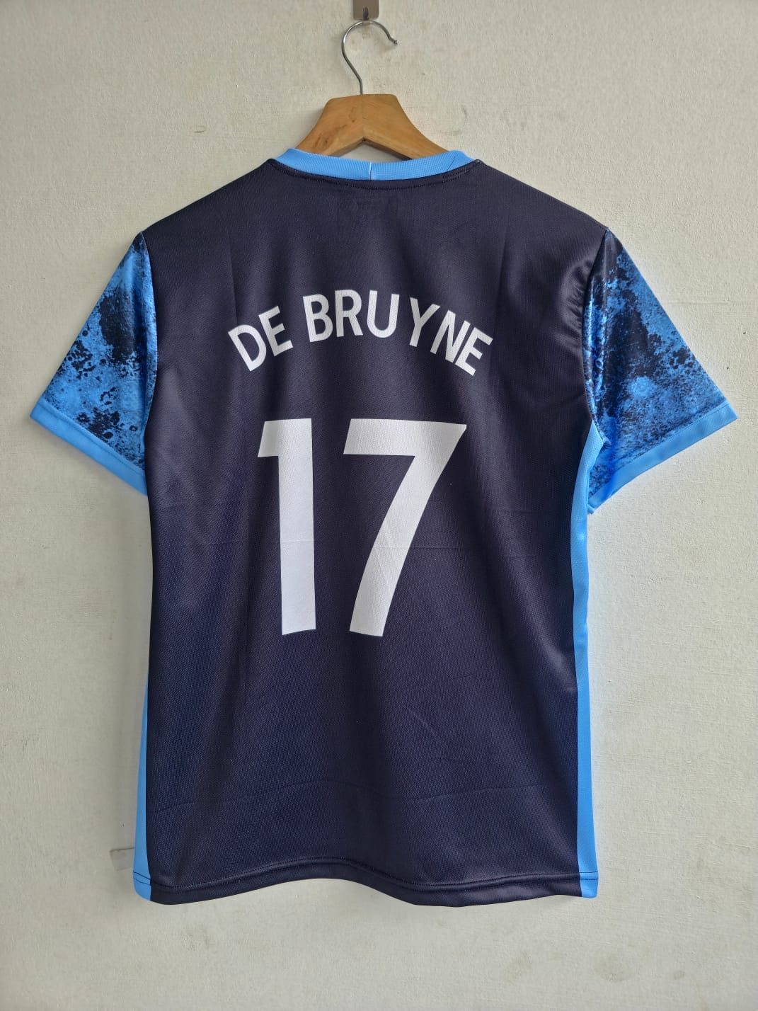 Manchester City 2015-16 away (DE BRUYNE) - View 2